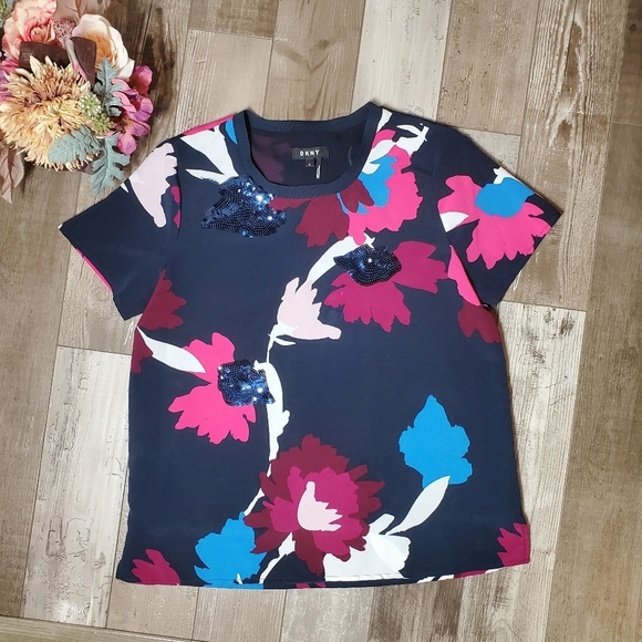 DKNY Womens Navy Printed Short Sleeve Jewel Neck Top Size Medium NWOT - Picture 10 of 16